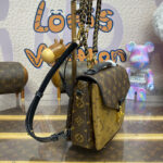 Louis Vuitton Pochette Metis Backpack M11941 Brown